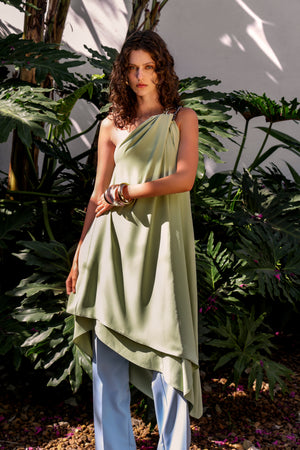 Vestido Assimétrico Ombro Corrente