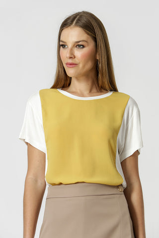 T-shirt Com Recorte - MOSTARDA