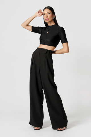 Blusa con escote cruzado - NEGRO