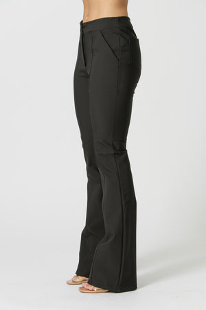 Calça Flare Com Recortes