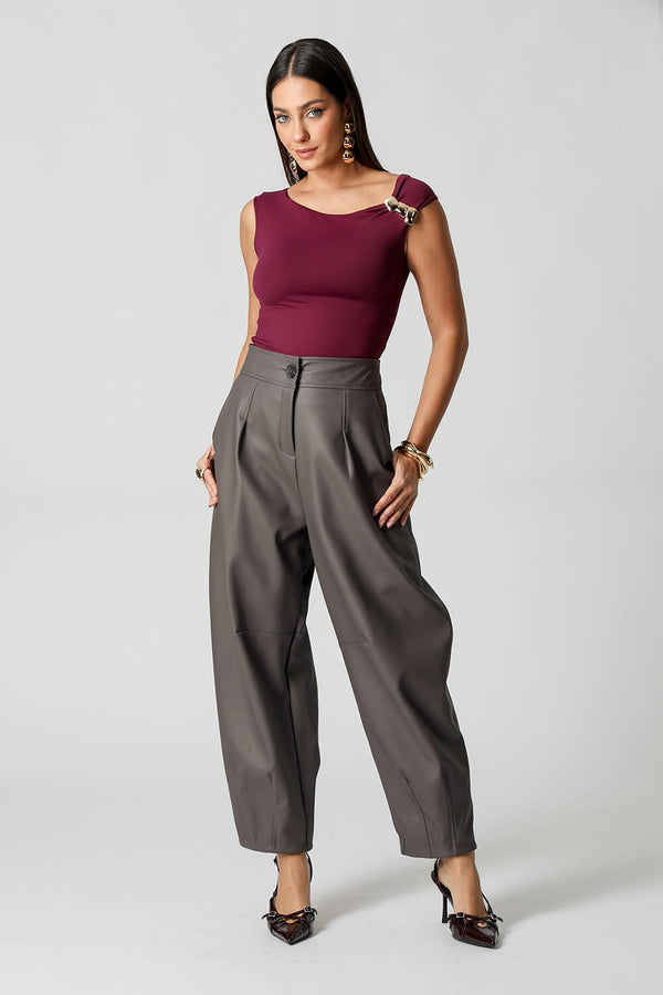 Blusa Assimétrica Com Acessório