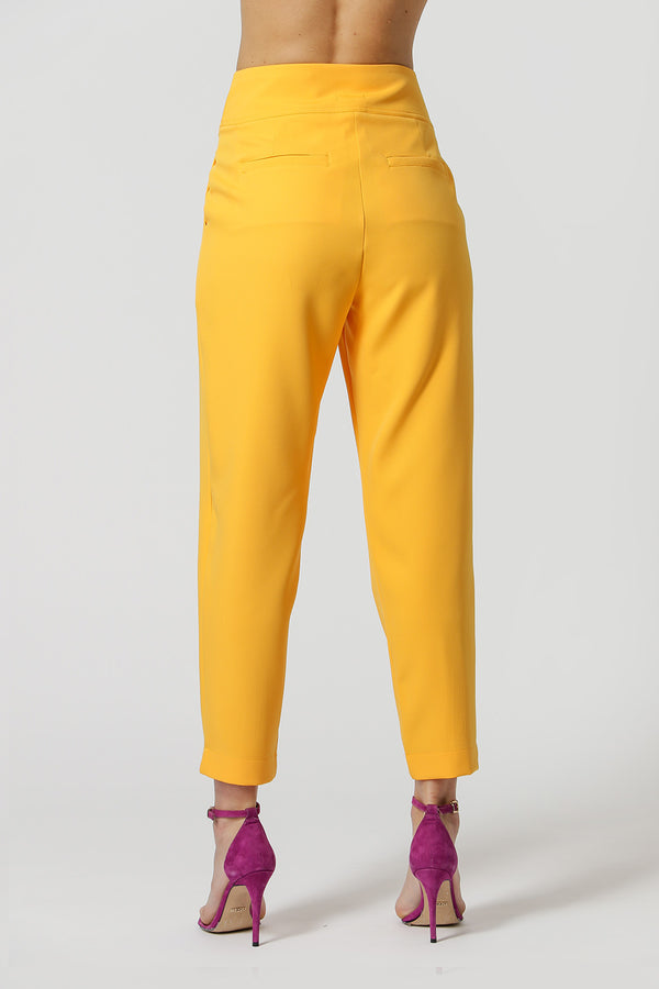 Calça Cenoura Com Pala