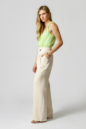 Blusa Em Cetim Torcida No Ombro