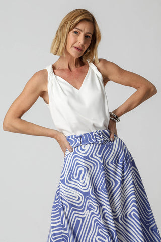 Blusa de satén con hombros torcidos - BLANCO ROJO