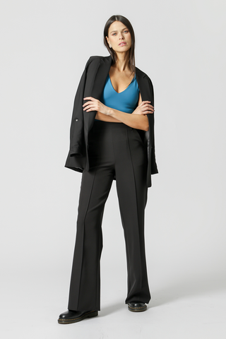 Body con escote en pico y tirantes fruncidos - OCEAN