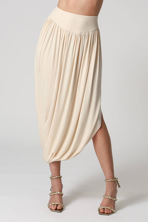 Saia Franzida Com Fenda Lateral