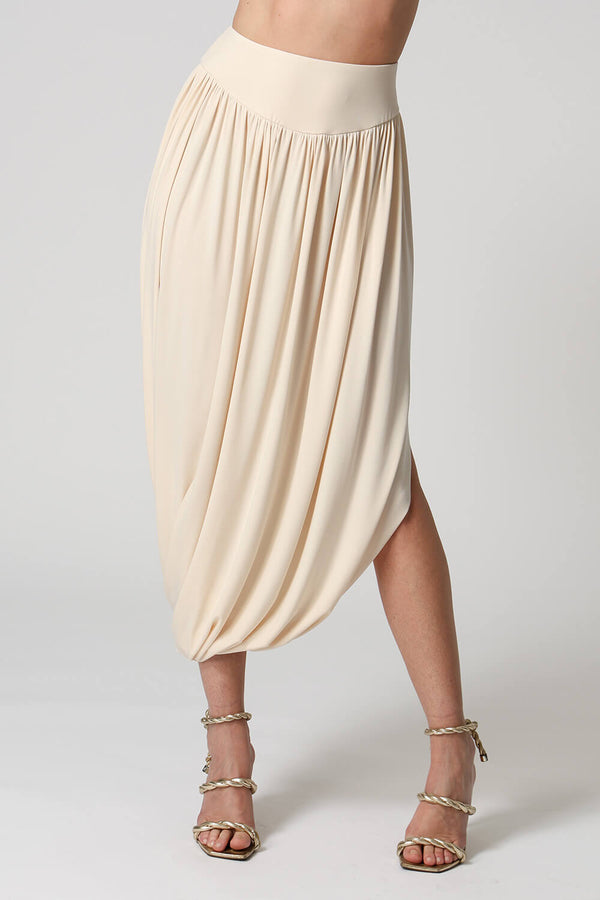 Saia Franzida Com Fenda Lateral