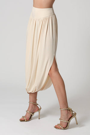 Saia Franzida Com Fenda Lateral