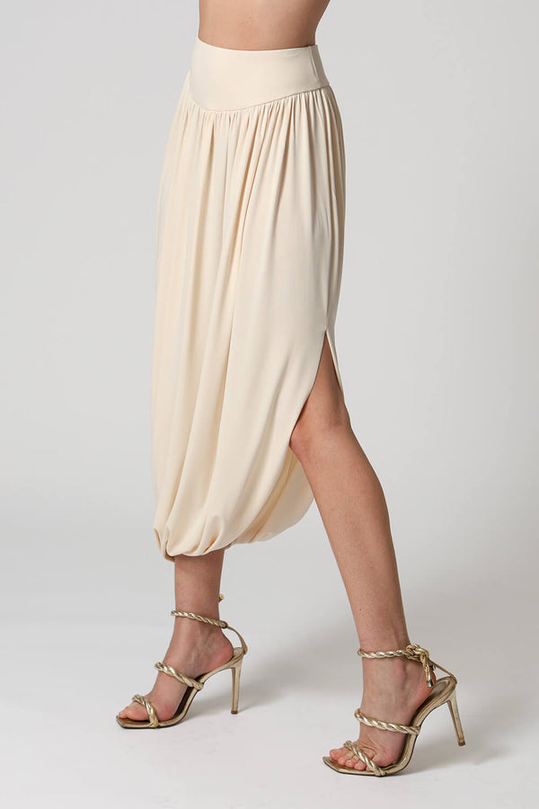 Saia Franzida Com Fenda Lateral