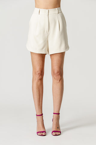 Shorts Com Pregas - GELO
