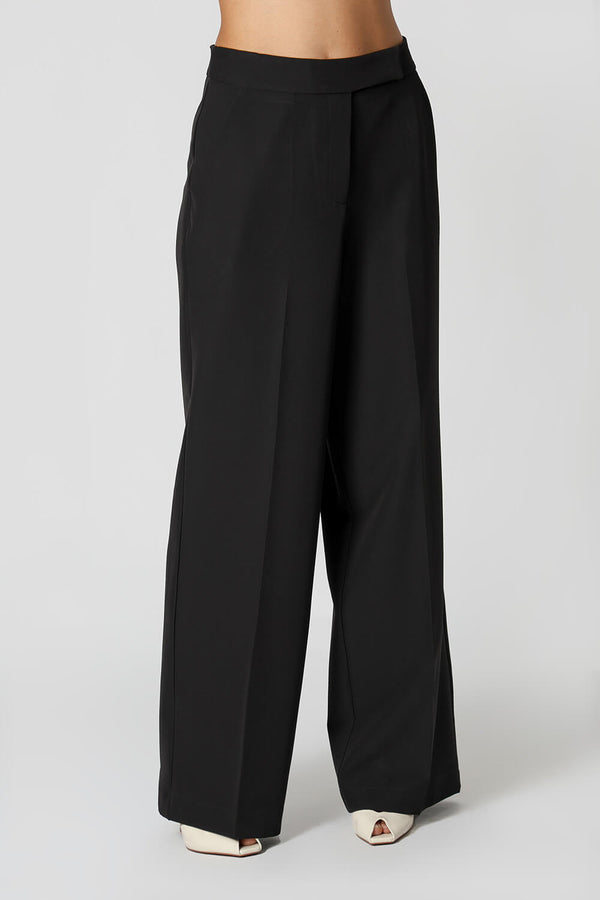 Calça Pantalona Alfaiatada Com Vinco