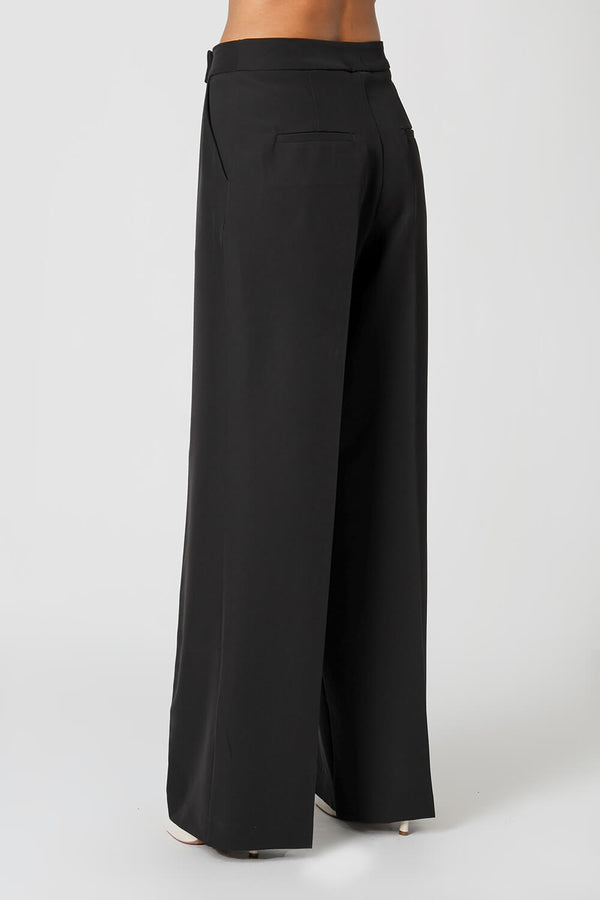 Calça Pantalona Alfaiatada Com Vinco