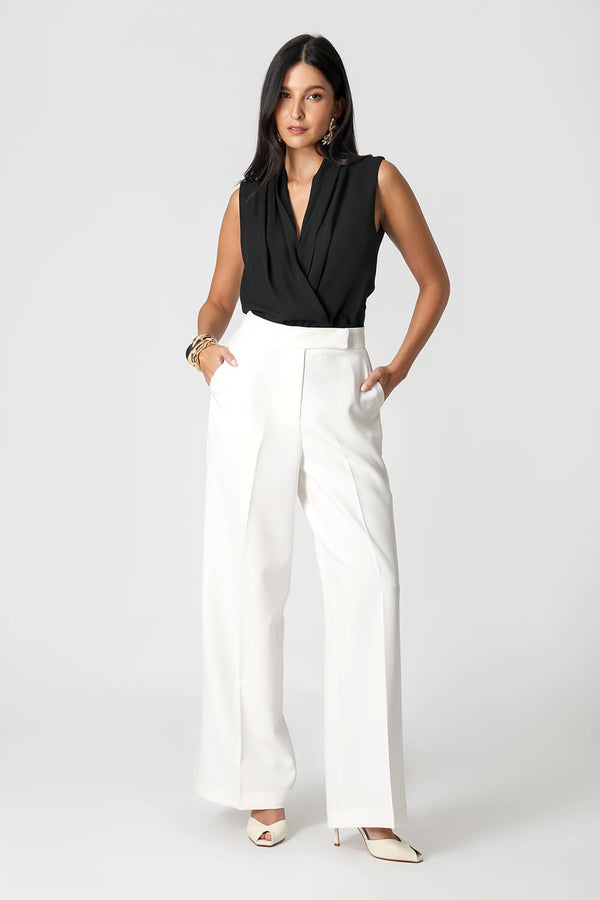 Calça Pantalona Alfaiatada Com Vinco