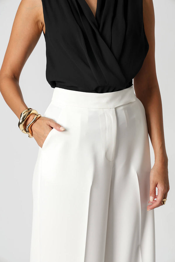 Calça Pantalona Alfaiatada Com Vinco