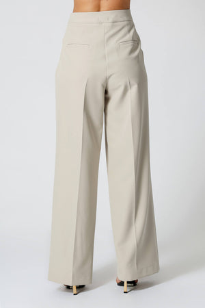 Calça Pantalona Alfaiatada Com Vinco