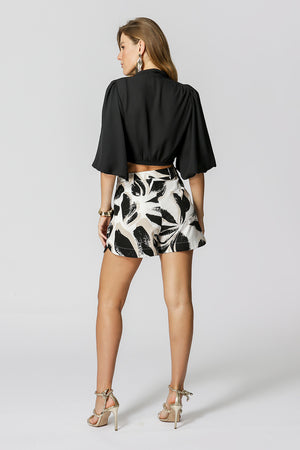 Blusa Transpassada e Manga Balonê