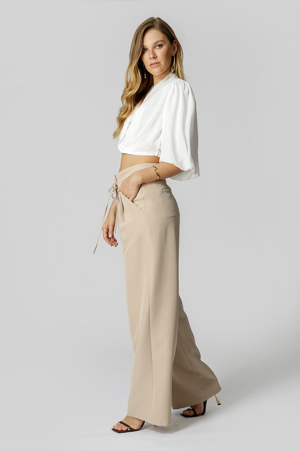 Blusa Transpassada e Manga Balonê