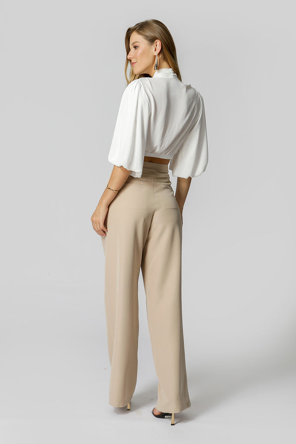 Blusa Transpassada e Manga Balonê