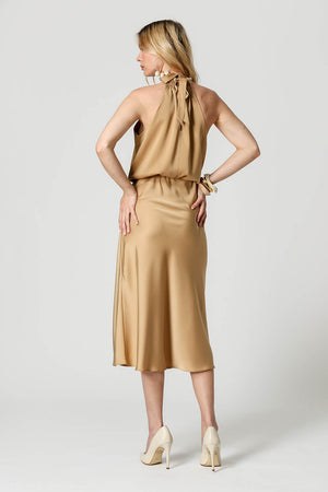 Blusa de Cetim Com Colar Removível