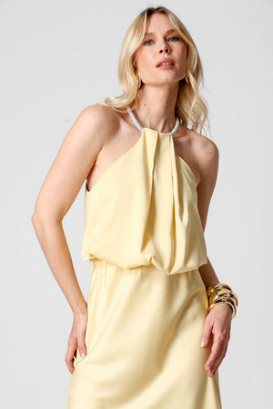 Blusa de Cetim Com Colar Removível