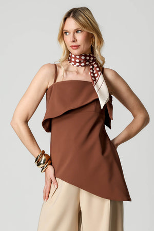 Blusa Assimétrica de Alça Regulável