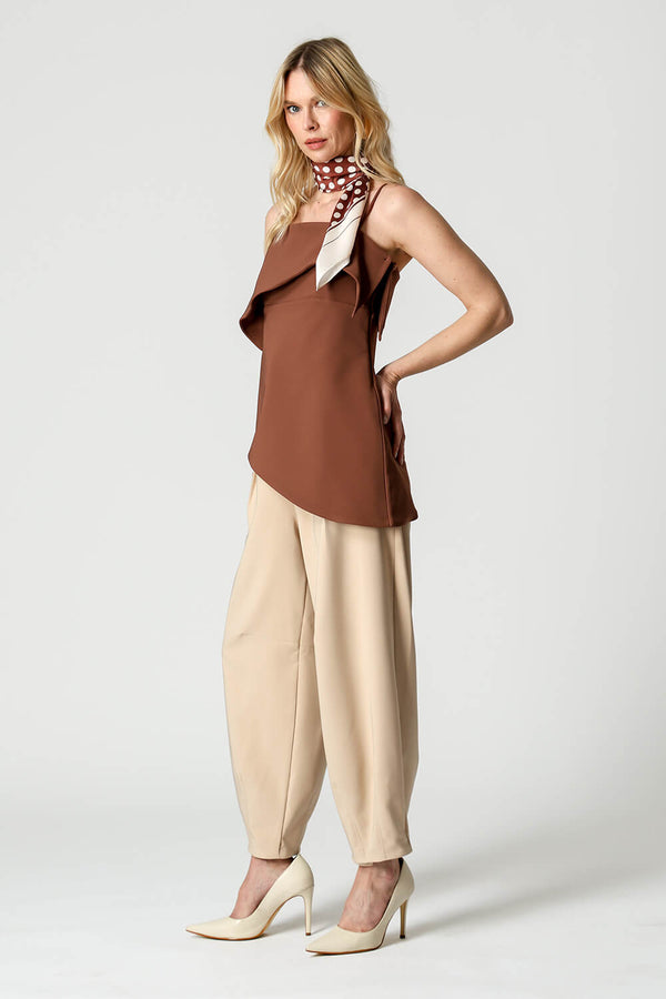 Blusa Assimétrica de Alça Regulável