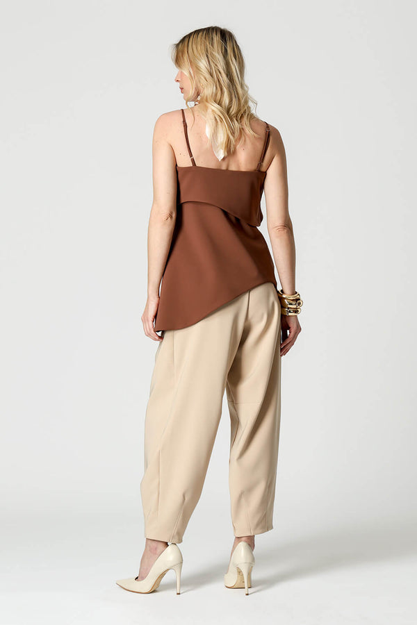 Blusa Assimétrica de Alça Regulável