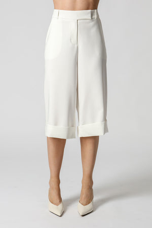 Calça Capri De Barra Italiana Em Alfaiataria