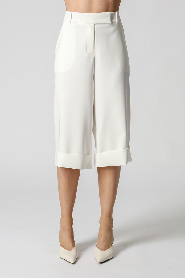 Calça Capri De Barra Italiana Em Alfaiataria