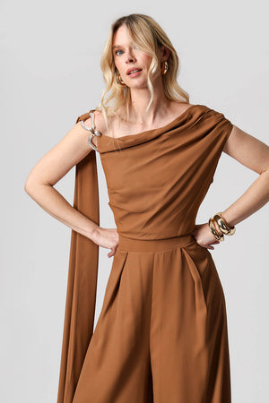 Macacão Assimétrico com Alça Brilhante