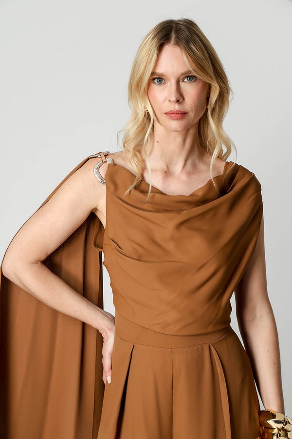 Macacão Assimétrico com Alça Brilhante