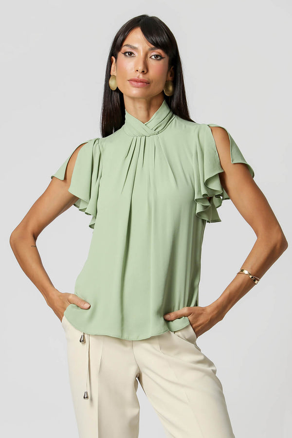 Blusa Com Pregas Na Gola e Manga Diferenciada