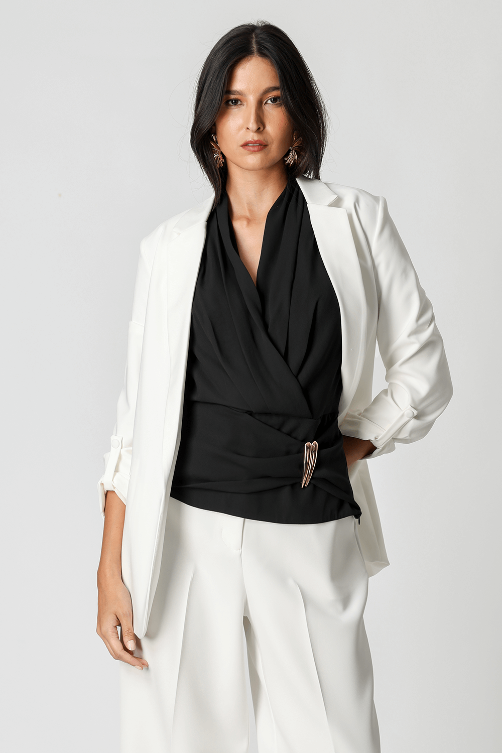 Blusa Transpassada com Fivelas