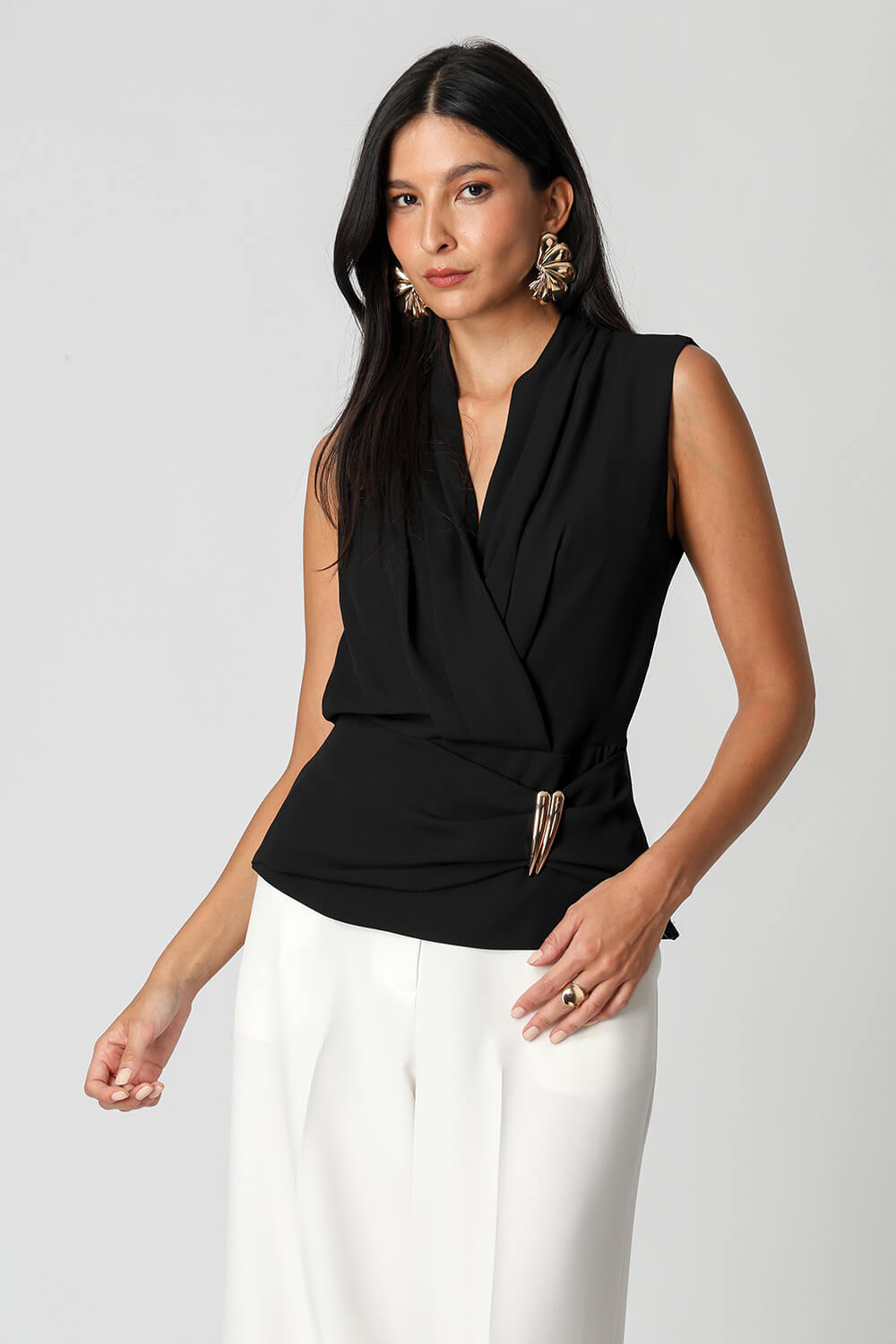 Blusa Transpassada com Fivelas