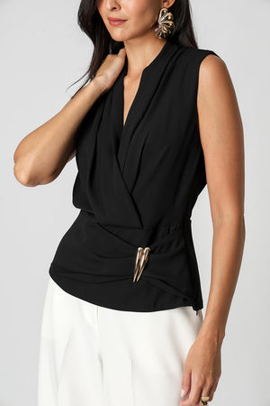 Blusa Transpassada com Fivelas