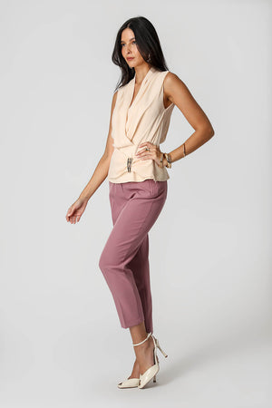 Blusa Transpassada com Fivelas