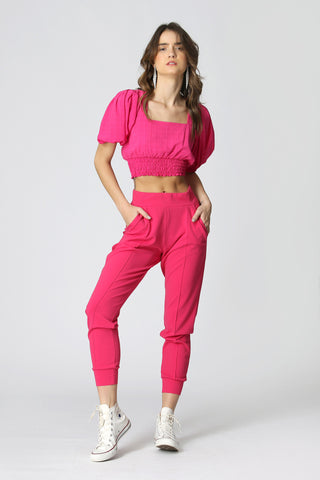 Blusa con mangas abullonadas y dobladillo de látex - ROSA