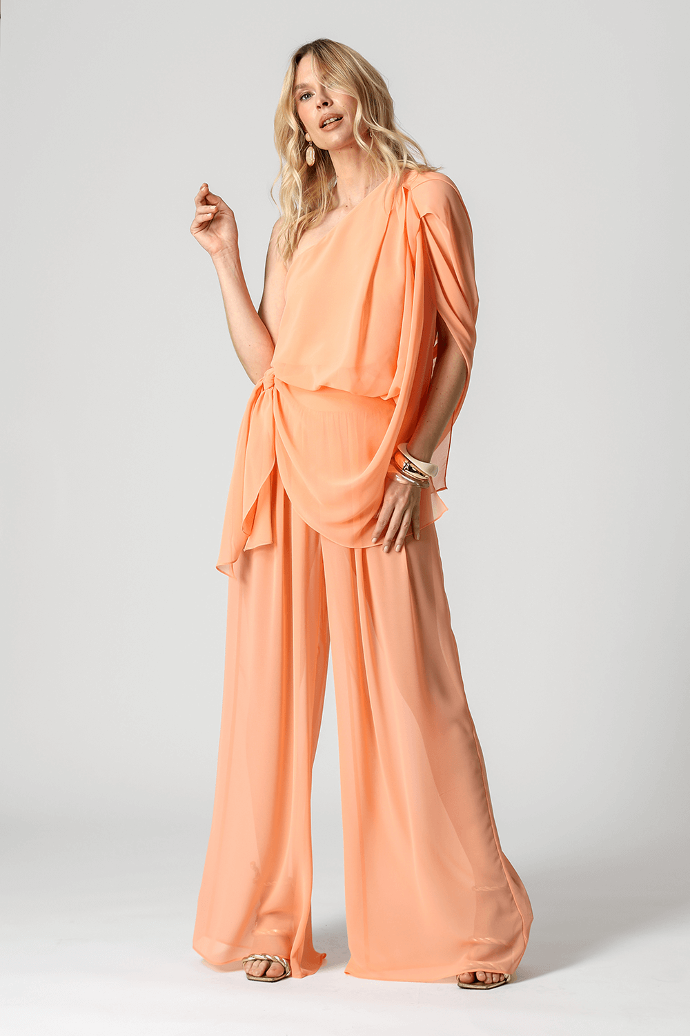 Calça Pantalona Com Pala Curva