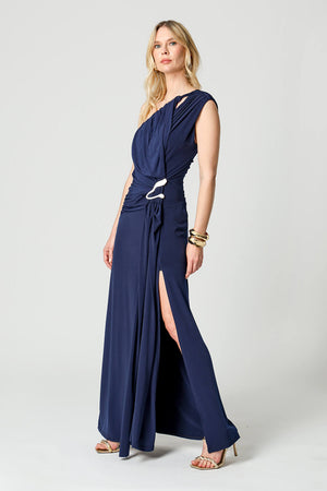 Vestido Ombro Único com Detalhe Torcido