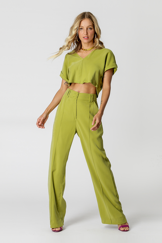 Blusa corta con cuello en V - OLIVA
