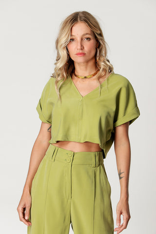 Blusa corta con cuello en V - OLIVA