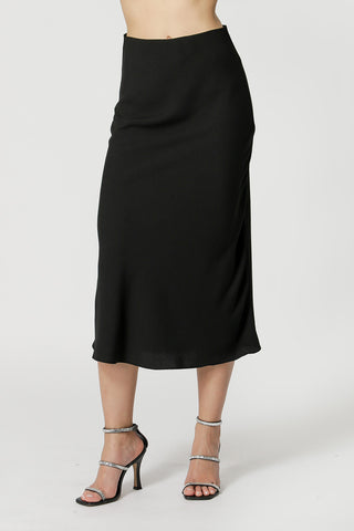 Falda midi con cinturilla elástica - NEGRA