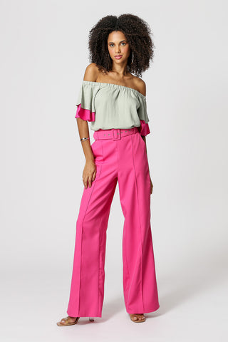 Blusa con hombros descubiertos y volantes - MINERAL