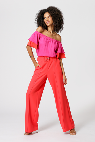 Blusa con hombros descubiertos y volantes - ROSA