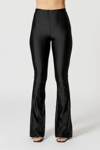 Calça Flare Com Recortes - PRETO