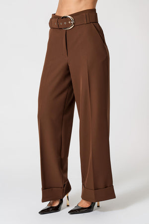 Calça Reta Alfaiataria Com Cinto Dourado