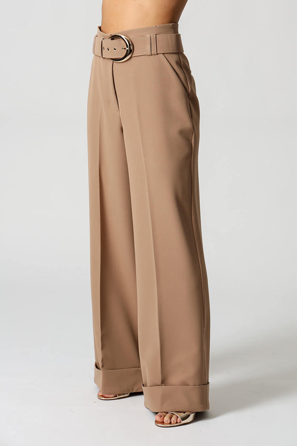 Calça Reta Alfaiataria Com Cinto Dourado
