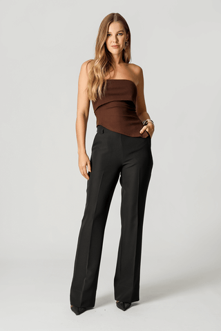 Blusa sin tirantes con abertura en el bajo - CAFE