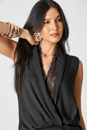 Blusa Peplum Transpassada com Top em Renda