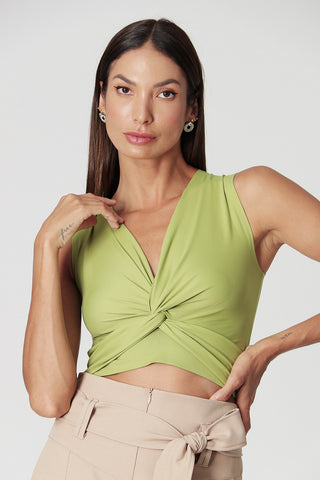 Blusa corta con giro y escote en pico - OLIVA